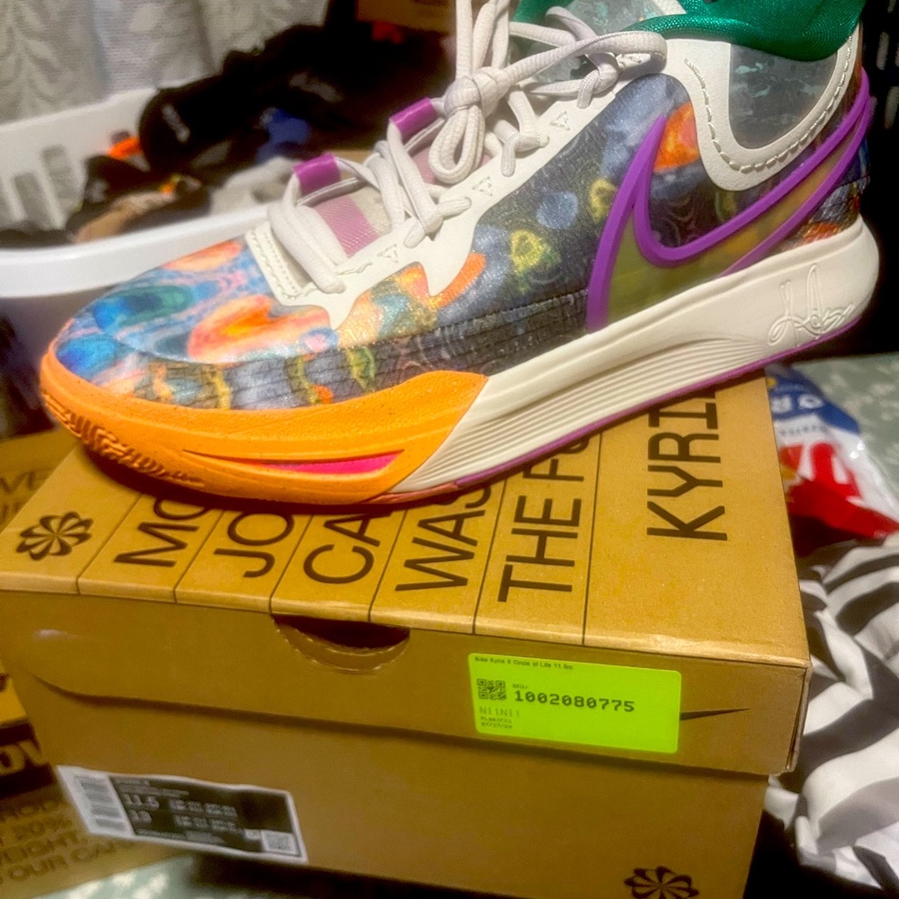 Kyrie 8 circle of life